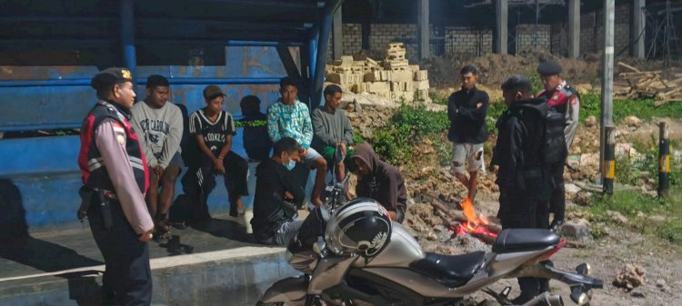 Jaga Keamanan Jam Rawan, Sat Samapta Polres TTS Laksanakan Patroli Dialogis
