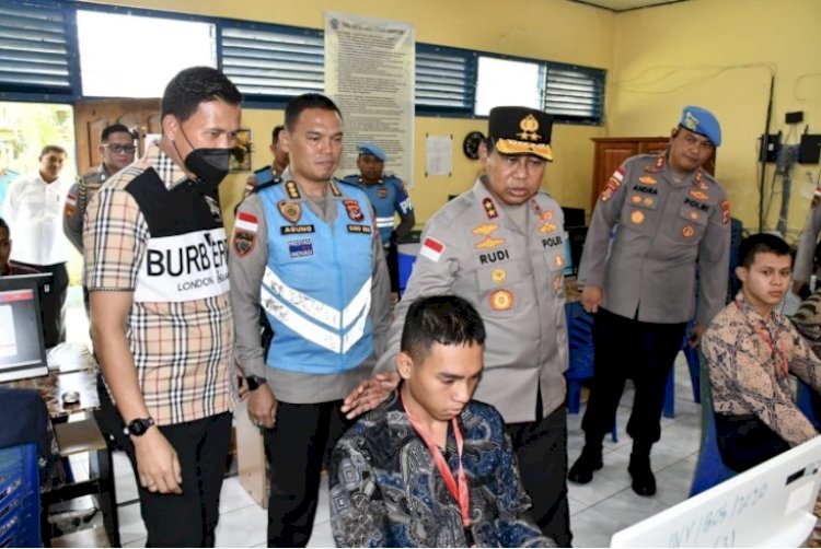 Jangan Percaya Calo!” Pesan Tegas Kapolda NTT Saat Tinjau Seleksi Taruna AKPOL 2026 di Kupang