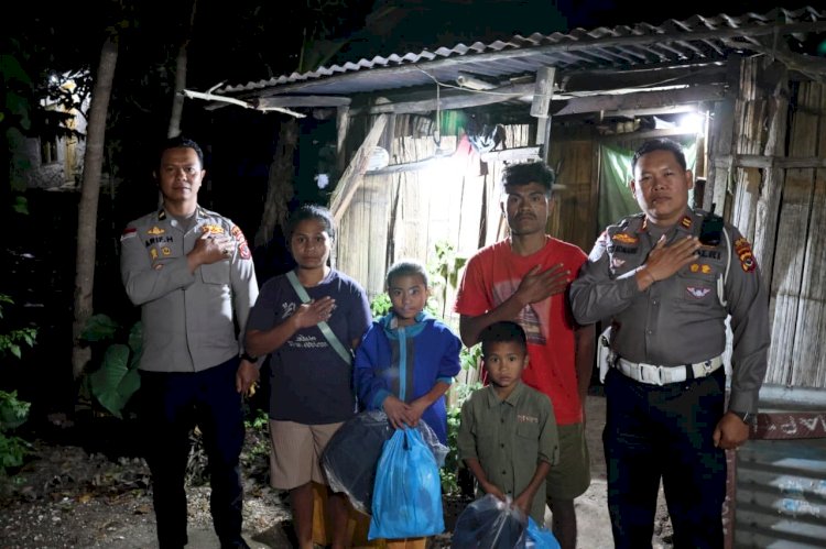 Viral Tiga Siswa Berjalan dengan Sandal Lusuh, Respons Cepat Kapolda NTT dan Polres TTS Hadirkan Senyum Baru bagi Anak-Anak Oelbubuk