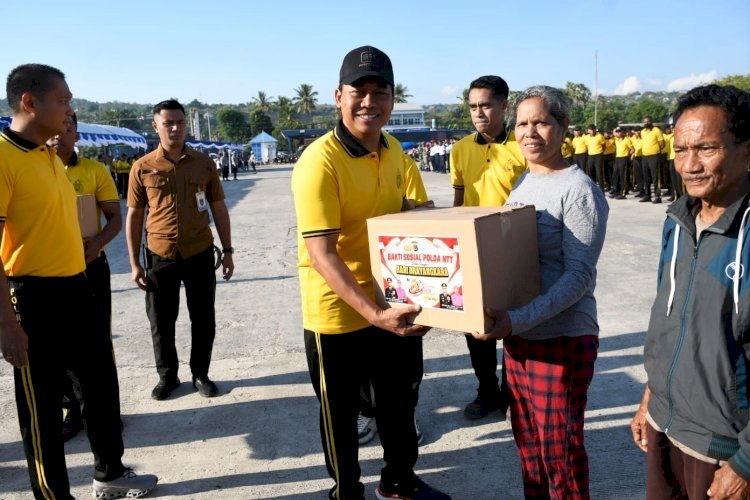 Apel Akbar Bersih Pantai Warnai Peringatan HUT Bhayangkara ke-80, Polda NTT Ajak Masyarakat Jaga Kelestarian Lingkungan