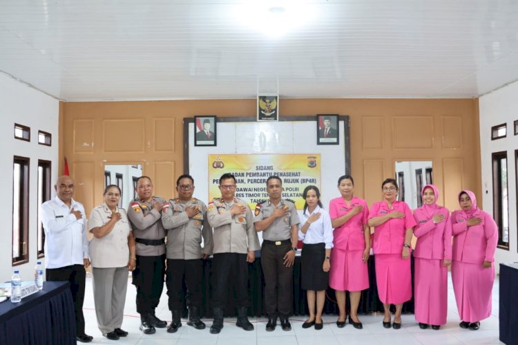 Wakapolres TTS Pimpin Sidang BP4R Pernikahan Anggota Polres TTS