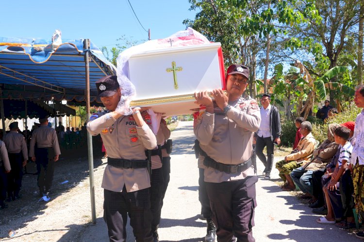 Polres TTS Gelar Upacara Pemakaman Dinas Penghormatan Terakhir untuk Almarhum  ASN Pengda  Nithanel Bantaika.