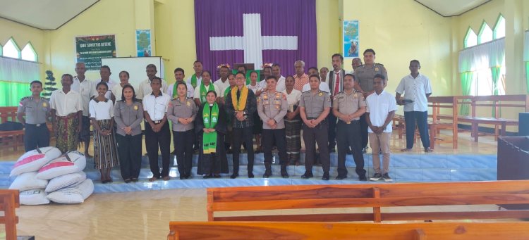Ikuti Ibadah Minggu di Gereja Sontetus Oetene, Kapolres TTS Tegaskan Komitmen 