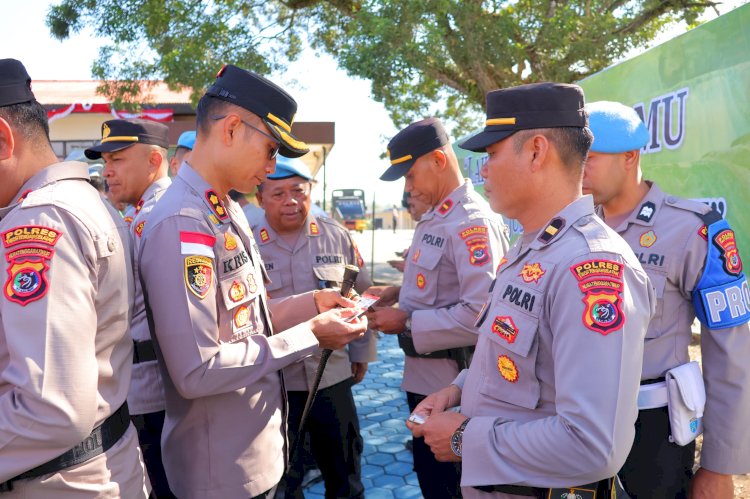 Tegakkan Kedisiplinan Internal, Kapolres TTS Periksa STNK, SIM, dan Kepatuhan Pajak Kendaraan Para Kapolsek