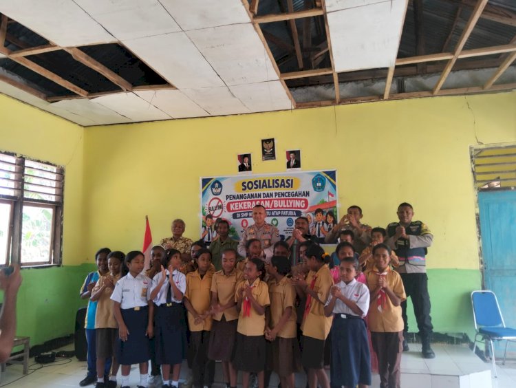 Kapolsek KiE Beri Sosialisasi Pencegahan Bulying Di SMP N Satap Fatubia.