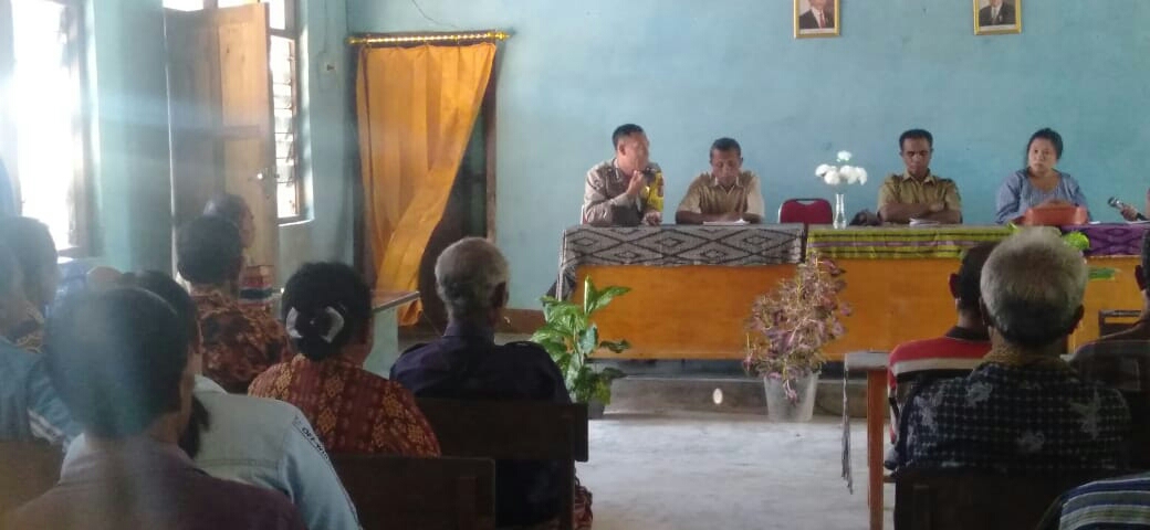 Hadiri Pertemuan di Balai Desa, Bhabin Beri Imbauan Kamtibmas