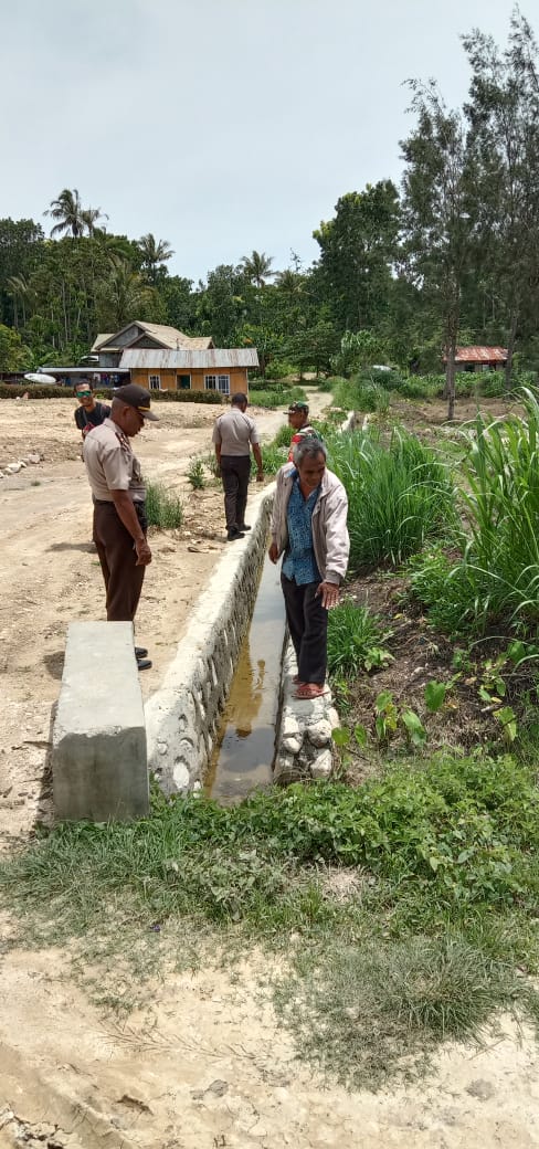 Monitoring Dana Desa, Kapolsek Amanuban Tengah Cek  Pembangunan