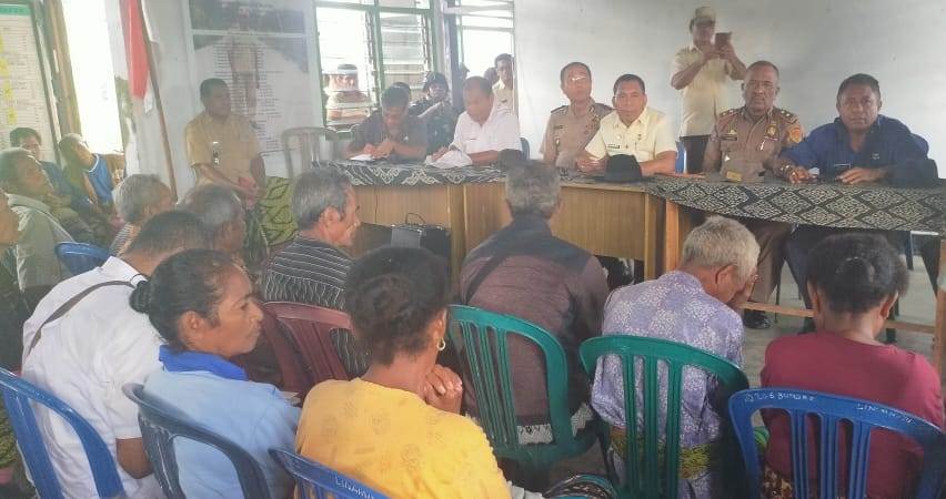 Wakili Kapolres TTS, Kabag Ops hadiri kegiatan Sosialisasi `di Desa Linamnutu
