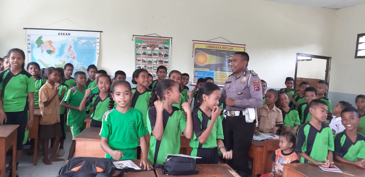 Police Go To School, Unit Dikyasa Sat lantas Polres TTS Sambangi SDN Hane